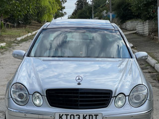 Mercedes E-Class foto 2