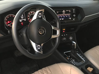 Volkswagen Jetta foto 4