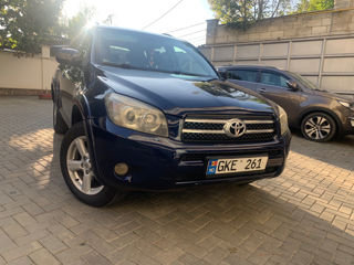 Toyota Rav 4 foto 4