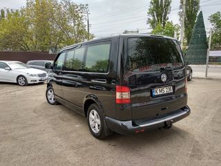 Volkswagen Caravelle foto 3