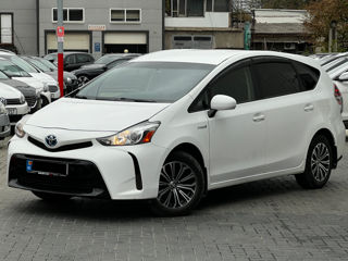 Toyota Prius v