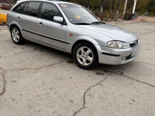 Mazda 323 foto 2