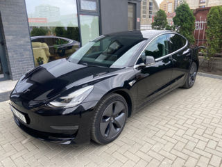 Tesla Model 3 foto 2