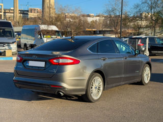 Ford Fusion foto 8