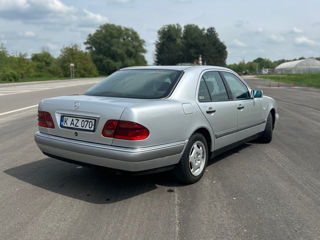 Mercedes E-Class фото 2