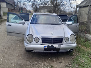 Mercedes E-Class foto 10