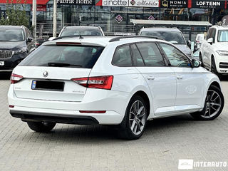 Skoda Superb foto 2