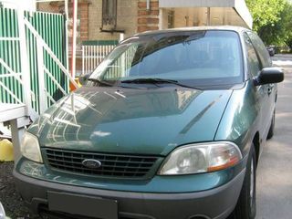 Ford Windstar foto 1