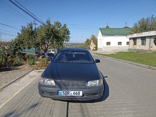 Toyota Carina foto 2