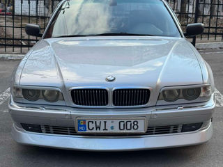 BMW 7 Series фото 3