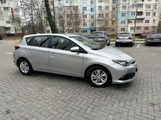 Toyota Auris foto 2