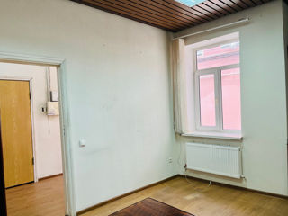 Camere separate (130m2) de inchiriat intr-o cladire de birouri, in centru, str. A. Sciusev- B.Bodoni