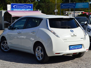 Nissan Leaf фото 2