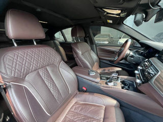 BMW 5 Series foto 8