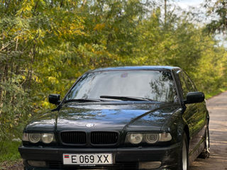 BMW 7 Series foto 1