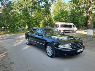 Audi A8 foto 1