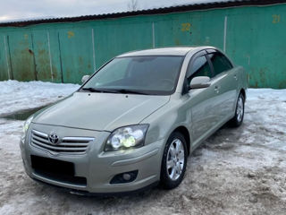 Toyota Avensis foto 9