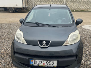 Peugeot 107 foto 2