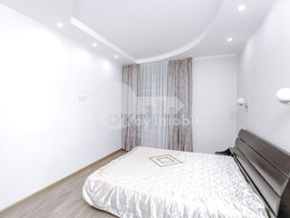 Apartament cu 3 camere, 81 m², Buiucani, Chișinău foto 2