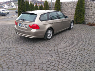 BMW 3 Series Touring foto 6