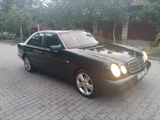 Mercedes E-Class foto 4