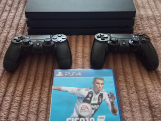 Продам PS4 Pro 1tb + 2 джойстика и FIFA 19
