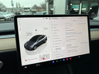 Tesla Model Y foto 14