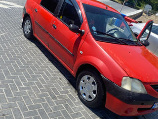 Dacia Logan foto 3