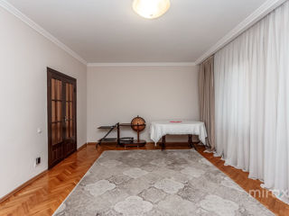 Apartament cu 4 camere, 127 m², Râșcani, Chișinău foto 2