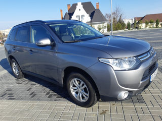 Mitsubishi Outlander foto 1