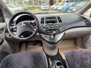 Mitsubishi Grandis foto 8