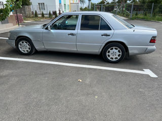 Mercedes Series (W124) foto 2