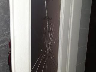 Разбило стекло не проблема меняем любые стёкла окна двери мебель доставка установка
