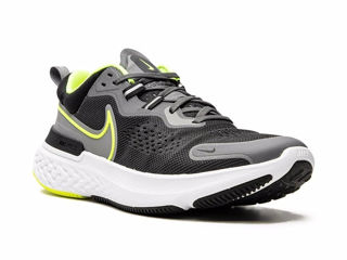 Nike Running Shoe React Miler 2 foto 1
