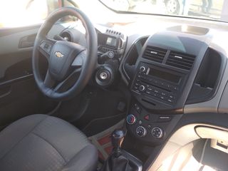 Chevrolet Aveo foto 9