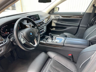 BMW 7 Series foto 4