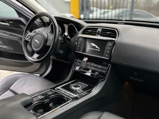 Jaguar XE foto 11