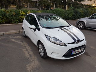 Ford Fiesta foto 1