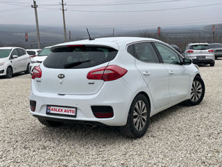 KIA Ceed foto 2