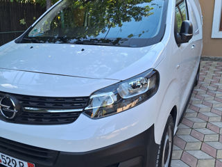 Opel Vivaro foto 2