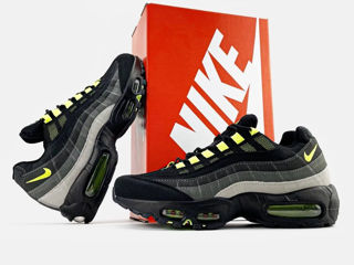 Nike Air Max 95 Black Neon foto 4