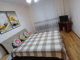 Apartament cu 2 camere, 81 m², Buiucani, Chișinău foto 2