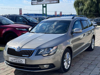 Skoda Superb foto 2