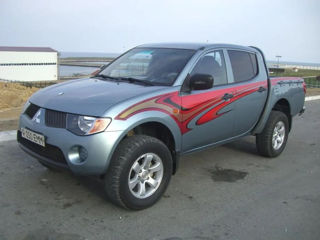 Mitsubishi l200 foto 4