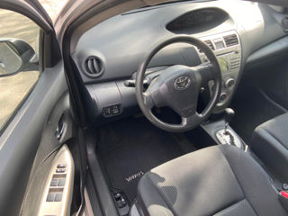 Toyota Yaris foto 2