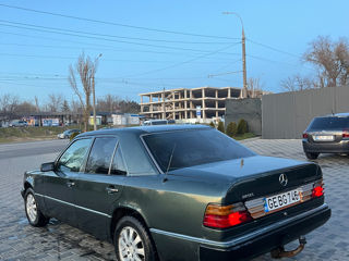 Mercedes E-Class foto 3