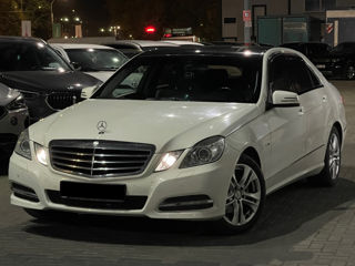 Mercedes E-Class foto 1