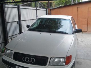 Audi 100 foto 1