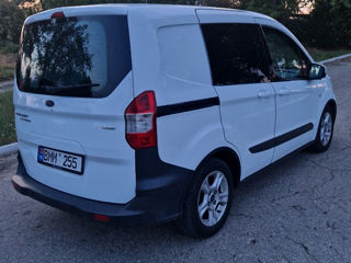 Ford Transit Courier foto 4