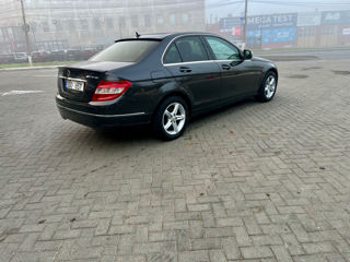 Mercedes C-Class foto 3